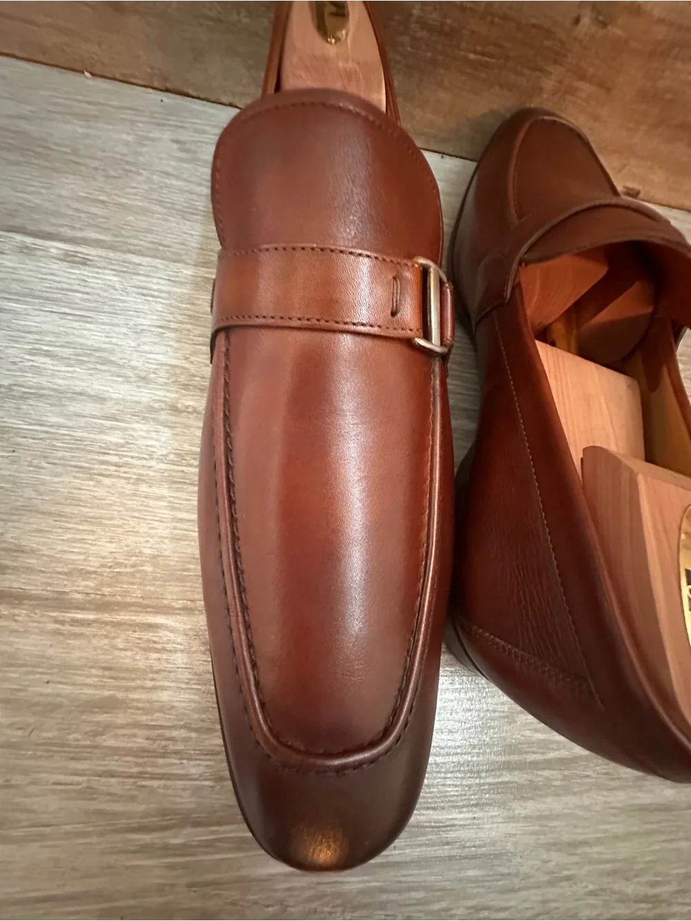 Magnanni Mens Brown Moc Toe Slip-On Casual Loafer Shoes Size 9.5M New Without Bo
